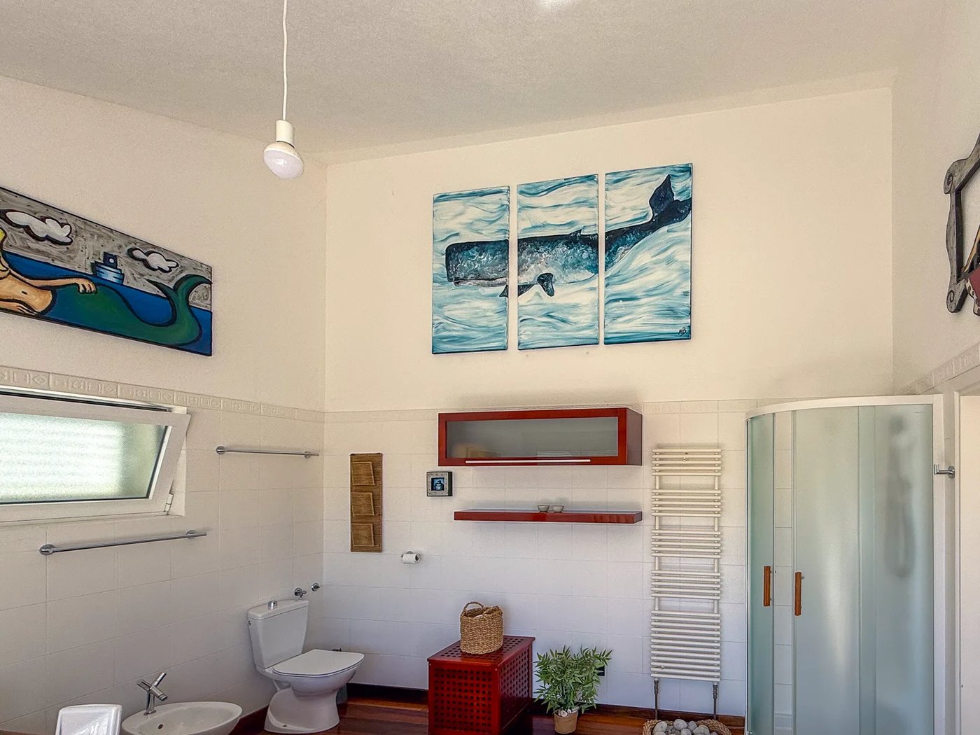 Master Bedroom with en-suite bathroom at Villa Aqua — photo 8