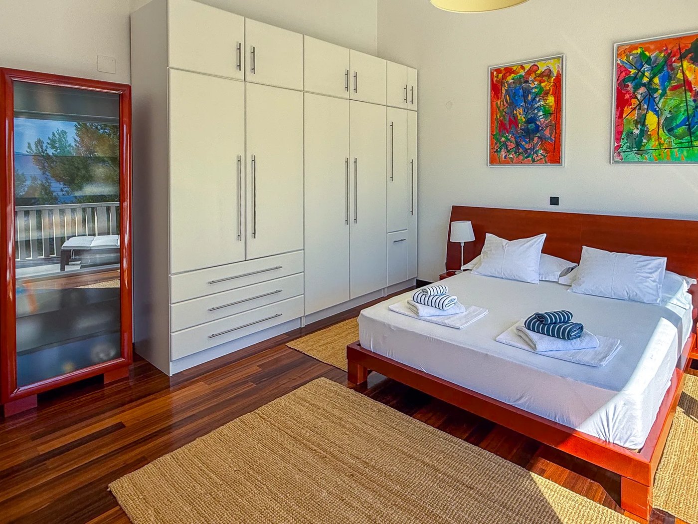 Master Bedroom with en-suite bathroom at Villa Aqua — photo 14