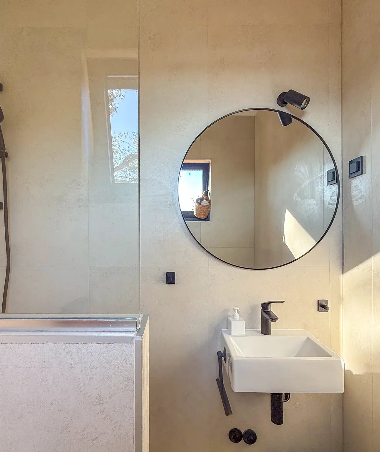 Gym at Villa Aqua — photo 9